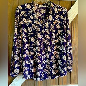 Stunning Violet & Claire Polyester blouse! Never been worn